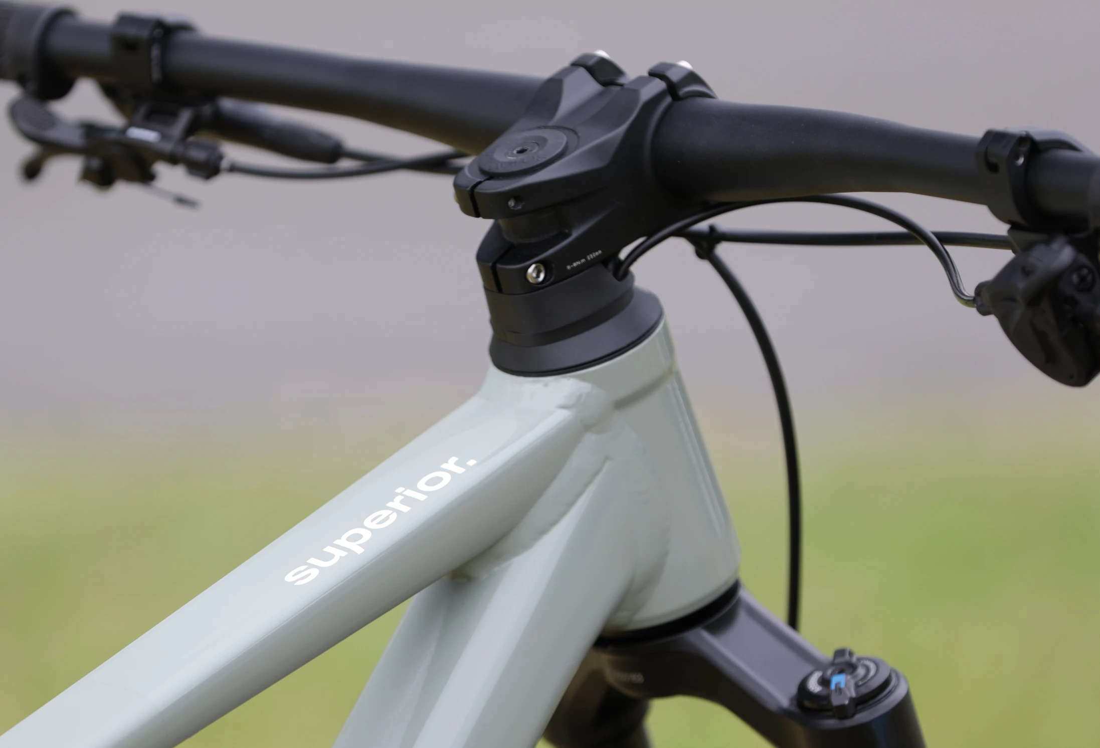 Superior XF 6.6 DC / Matte Green Grey