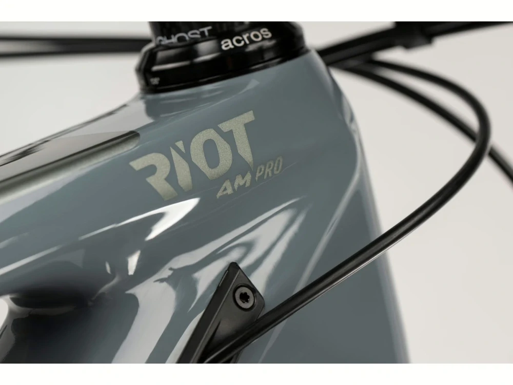 GHOST Riot AM CF Pro