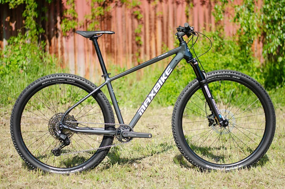 MAXBIKE TANA černá