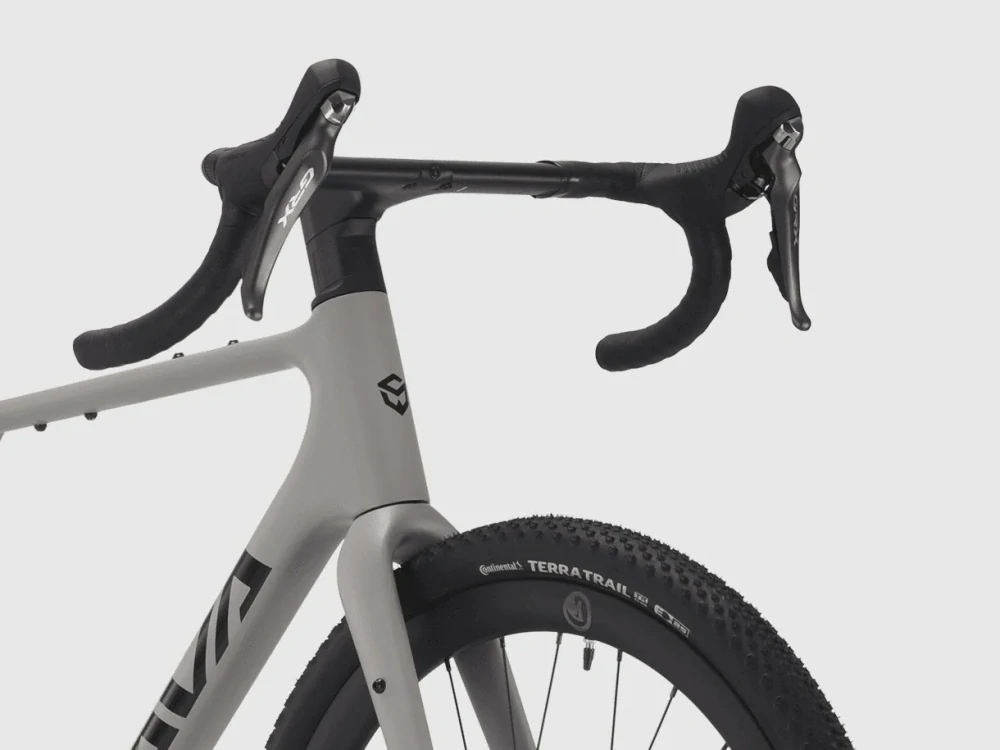 Sava Grus 6.2 šedá