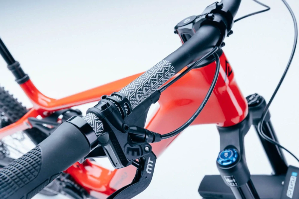 Elektrokolo STEPPENWOLF Tundra 9.0 Avinox racing red gloss