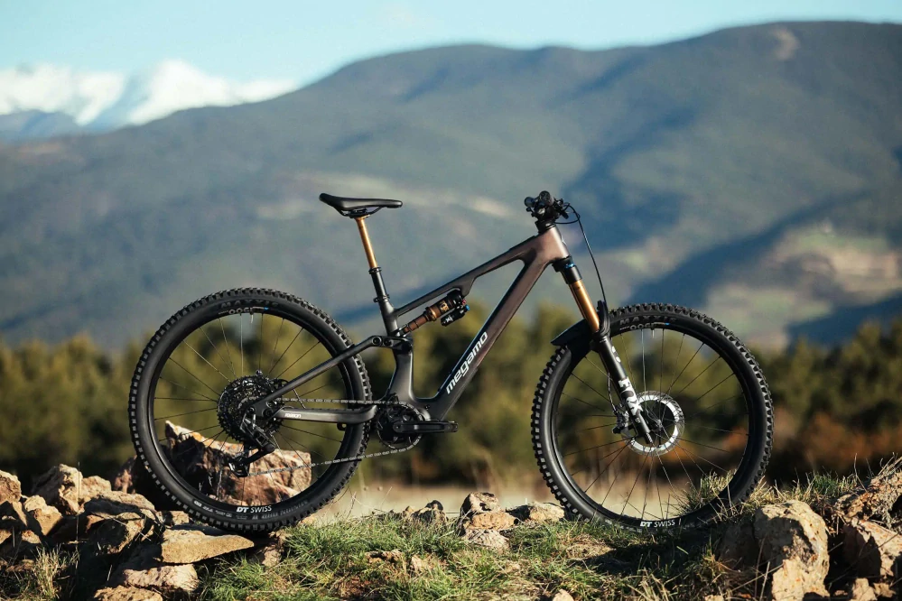Megamo REASON CRB 03 Garmet