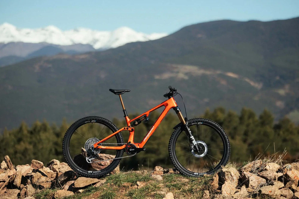 Megamo Reason AIR CRB 07 Amber Orange