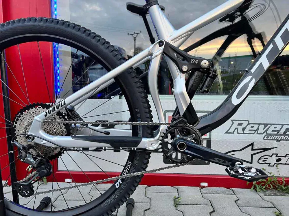 CTM SCROLL PRO 29" strieborná / čierna