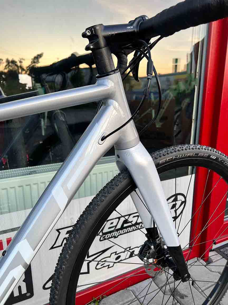 Superior X-ROAD Comp / Gloss Silver/White Metalic