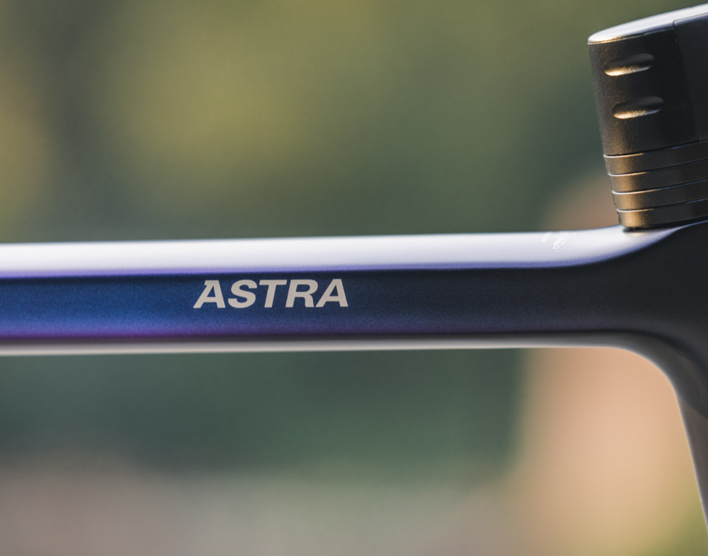 BASSO ASTRA DISC, CAMALEONT, SHIMANO ULTEGRA DI2, MICROTECH MRLITE