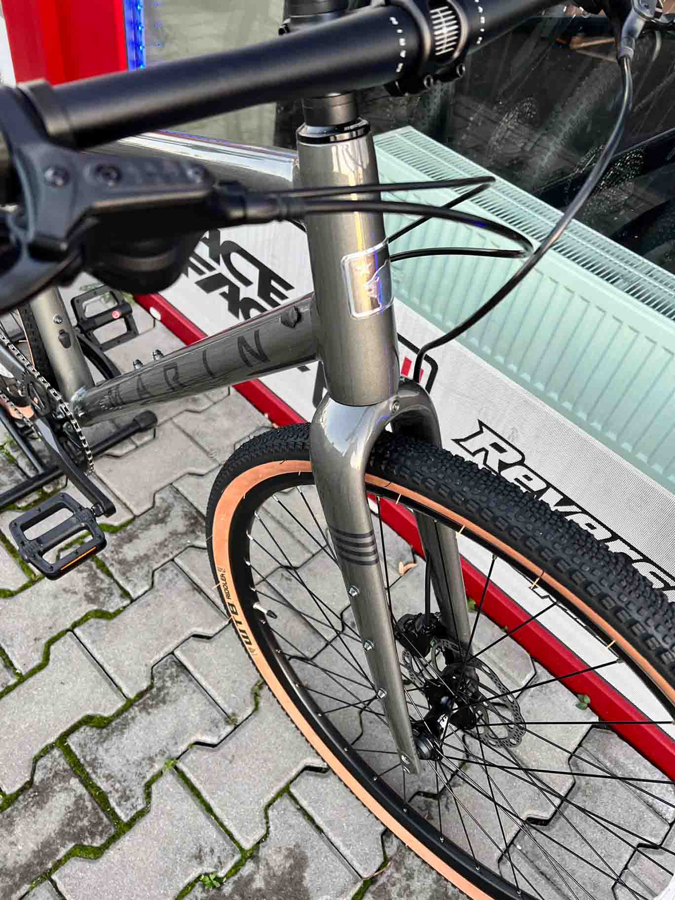 MARIN DSX 1, strieborný 