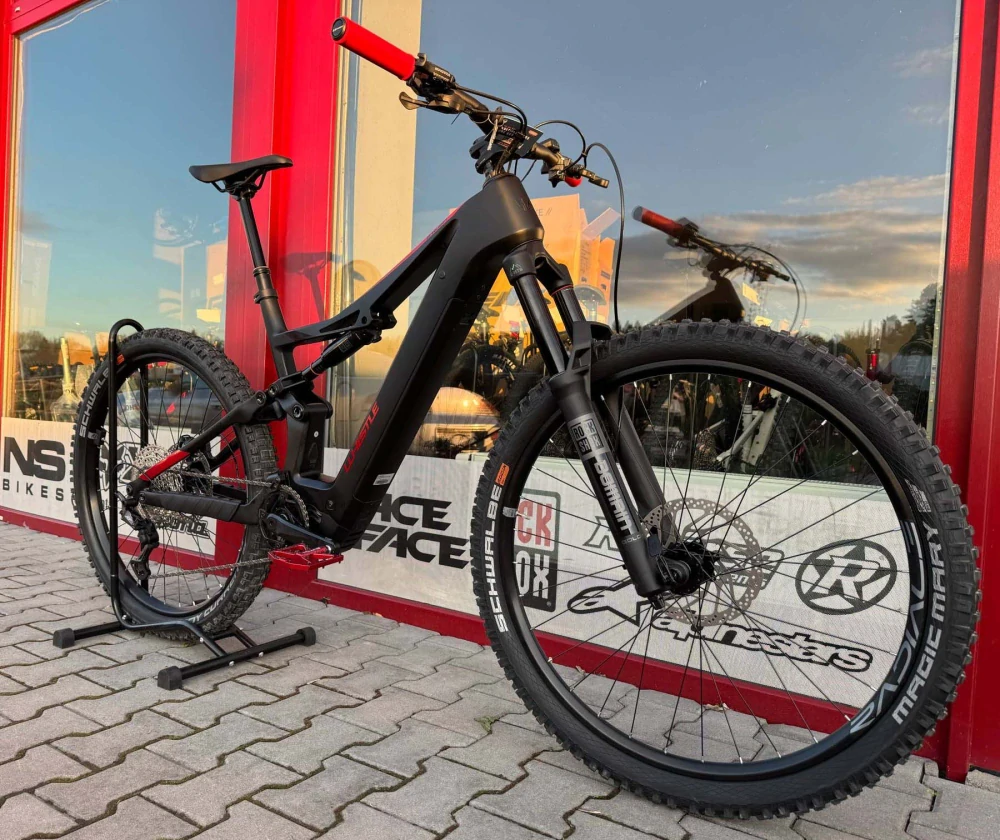 Whistle B-Rush C8.5 RED/BLK