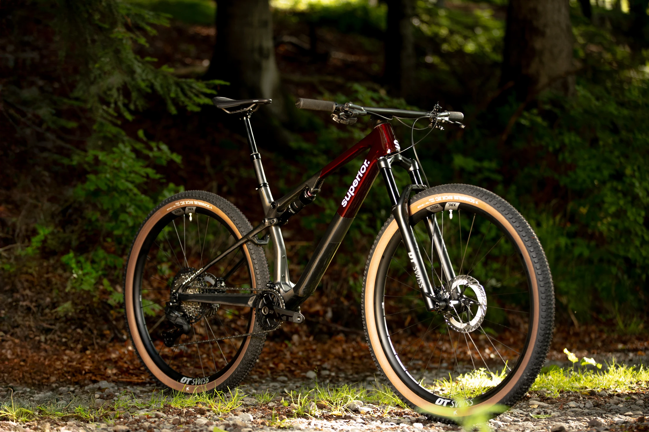 Superior XF 9.6 Team Red Carbon/Matte Carbon