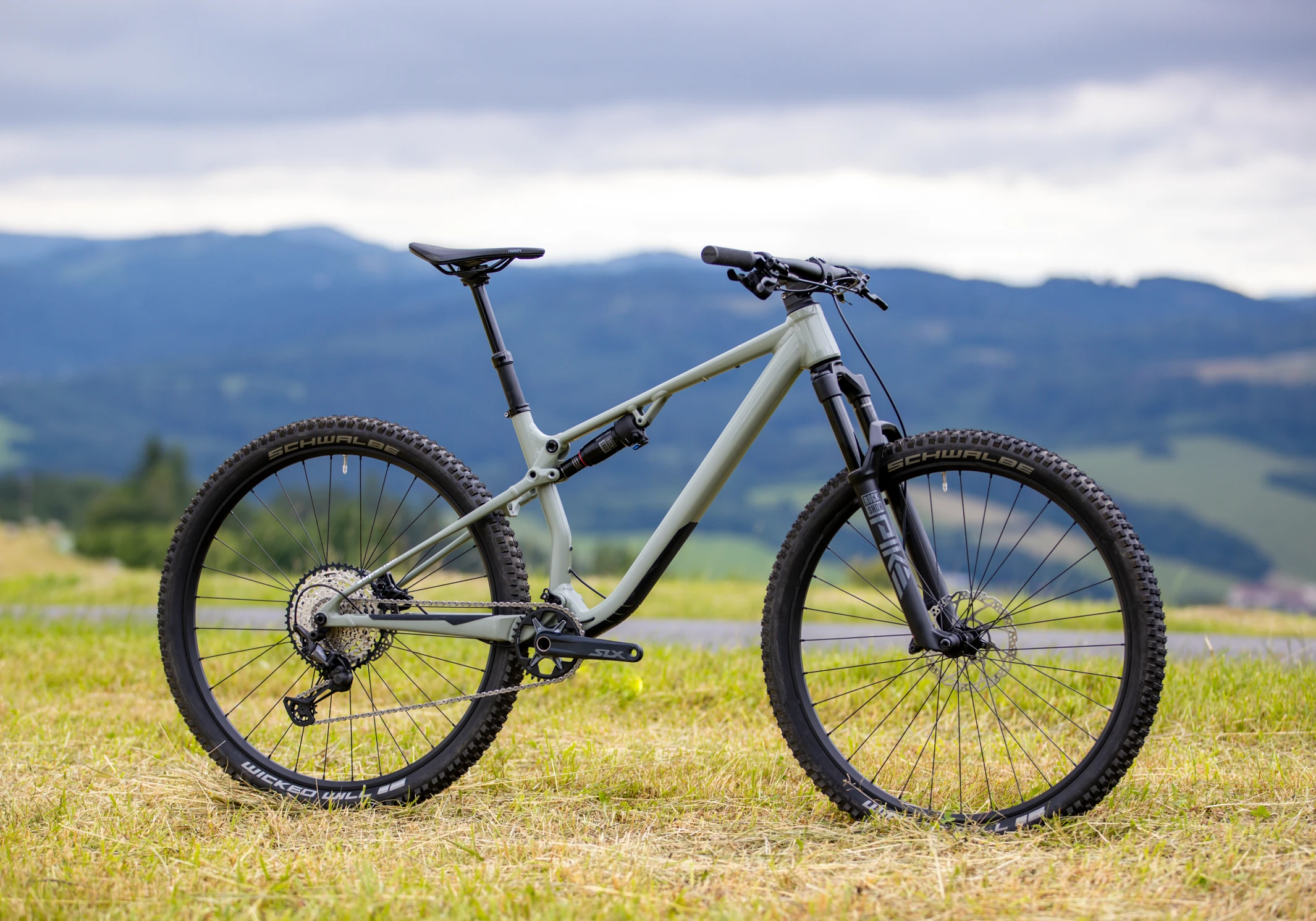 Superior XF 6.6 DC / Matte Green Grey