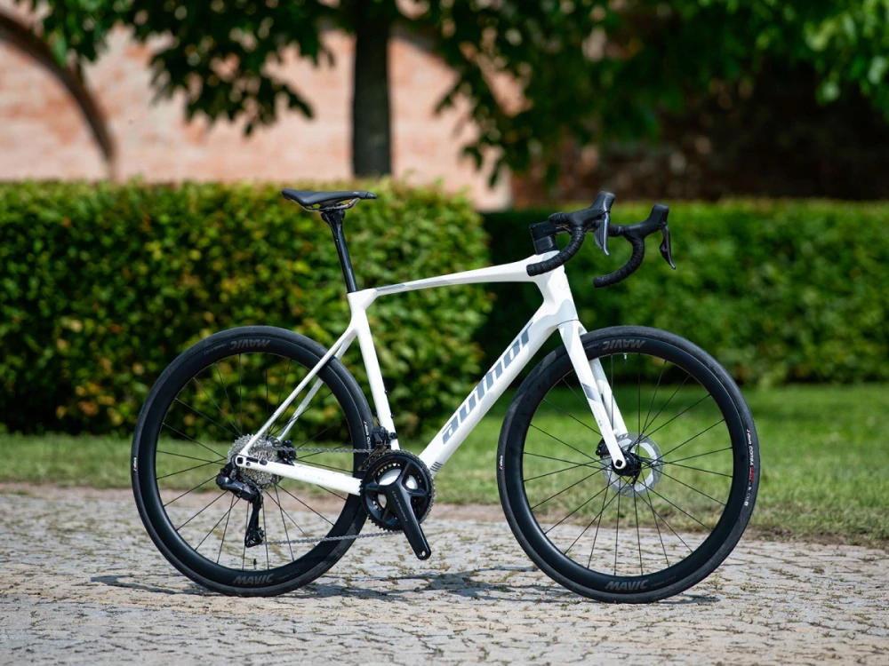 Author Charisma 66i 2025 - bílá/stříbrná