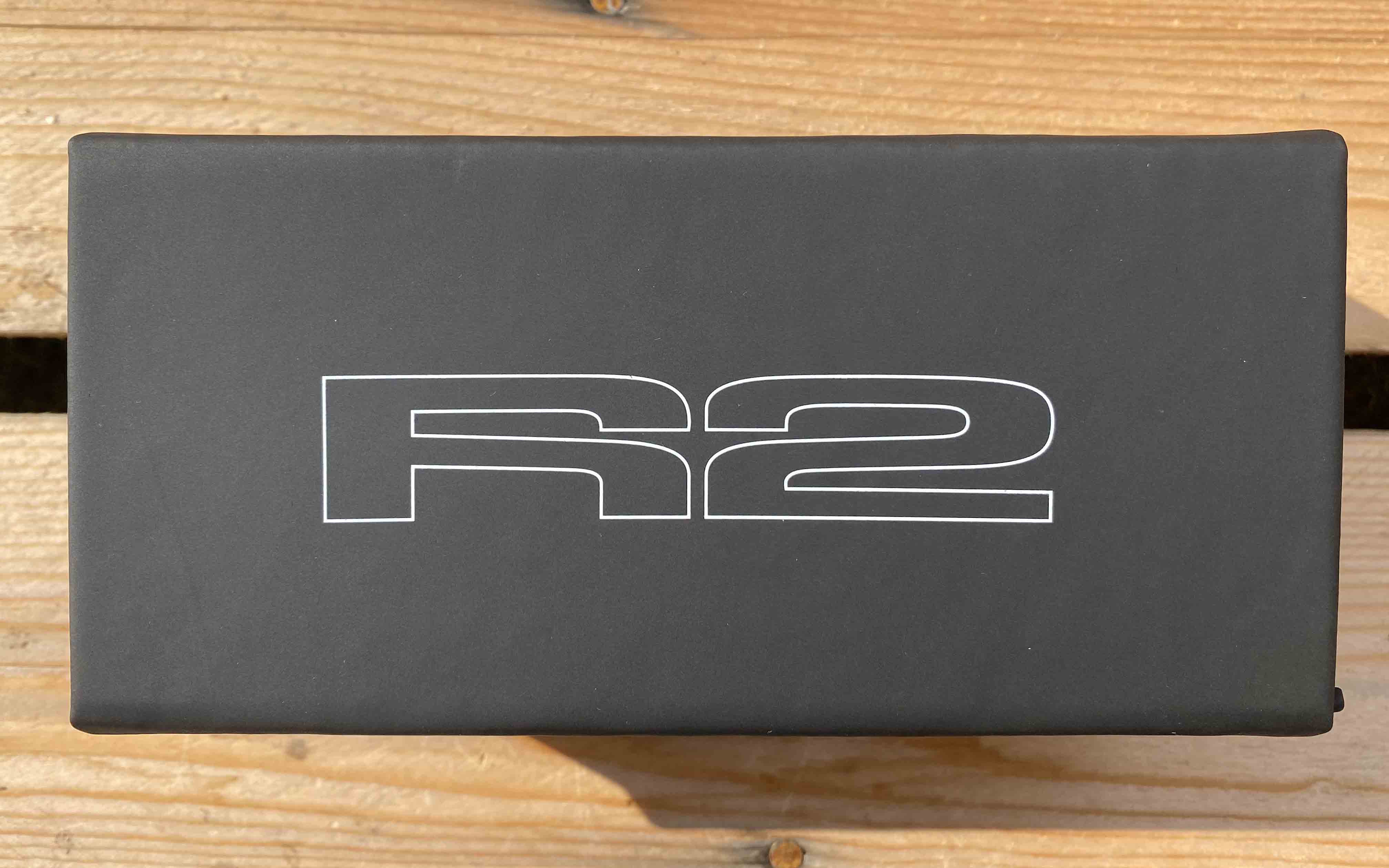 SPORTOVNÍ SLUNEČNÍ BRÝLE R2 DROP AT099I