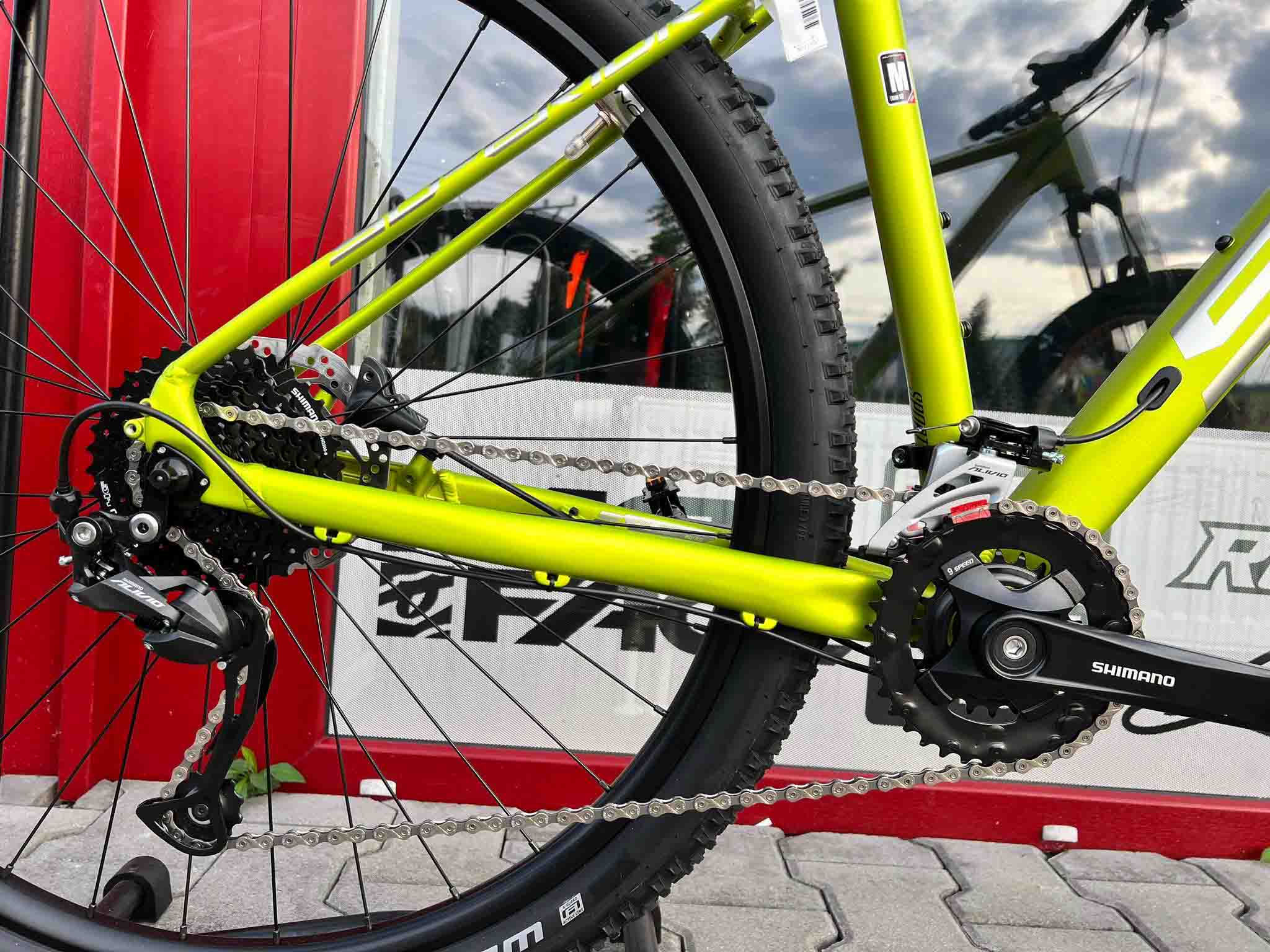 Superior XC 859 / Matte Lime Metallic/Chrome Silver