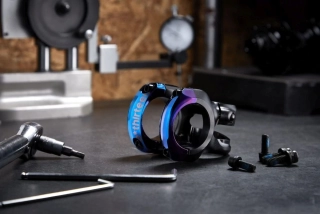 Plus 35 Stem | 40mm Length | 0 Rise | Black with Intergalactic Clamps